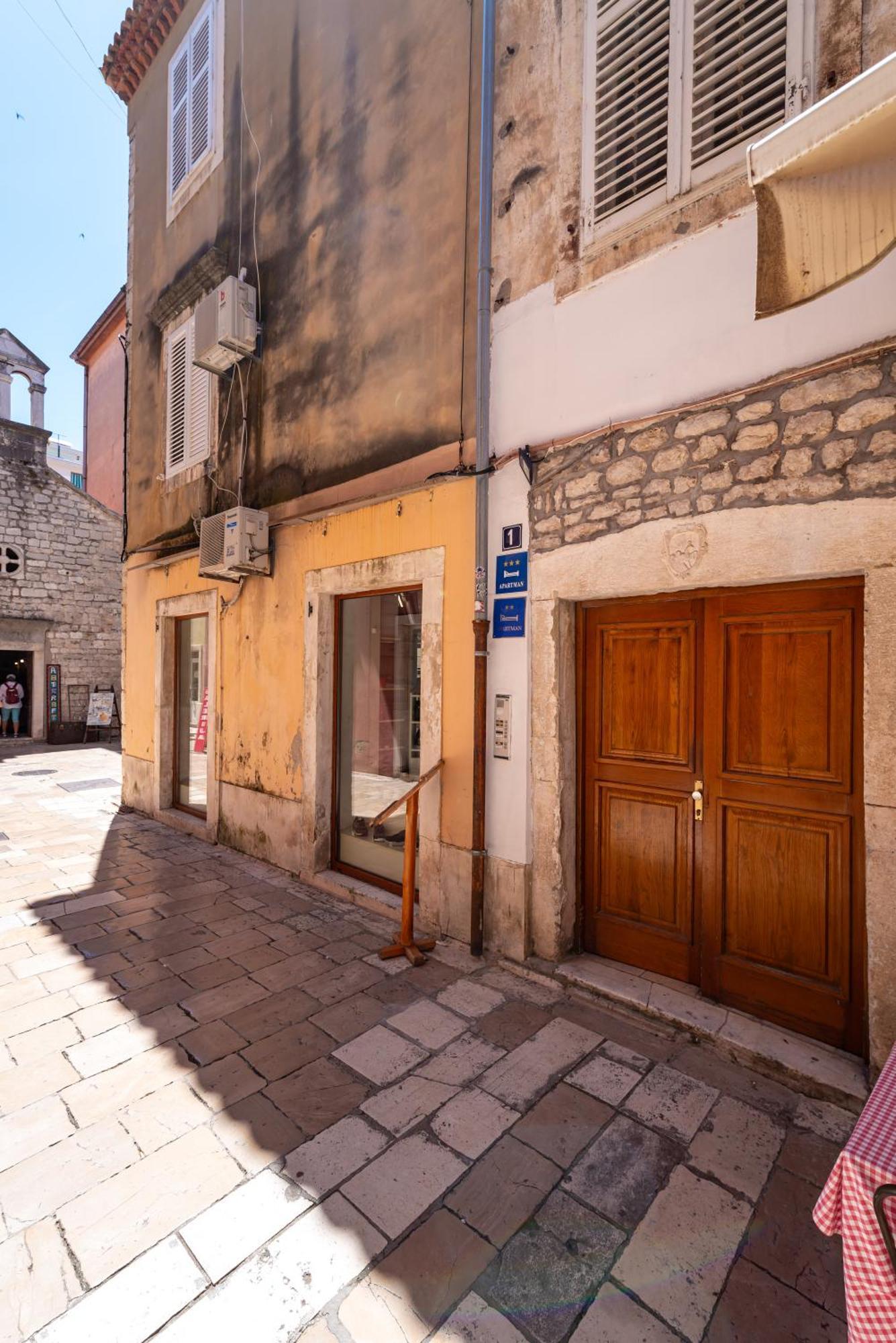 Timeless Antique Old Town With Terrace Apartment Zadar Bagian luar foto