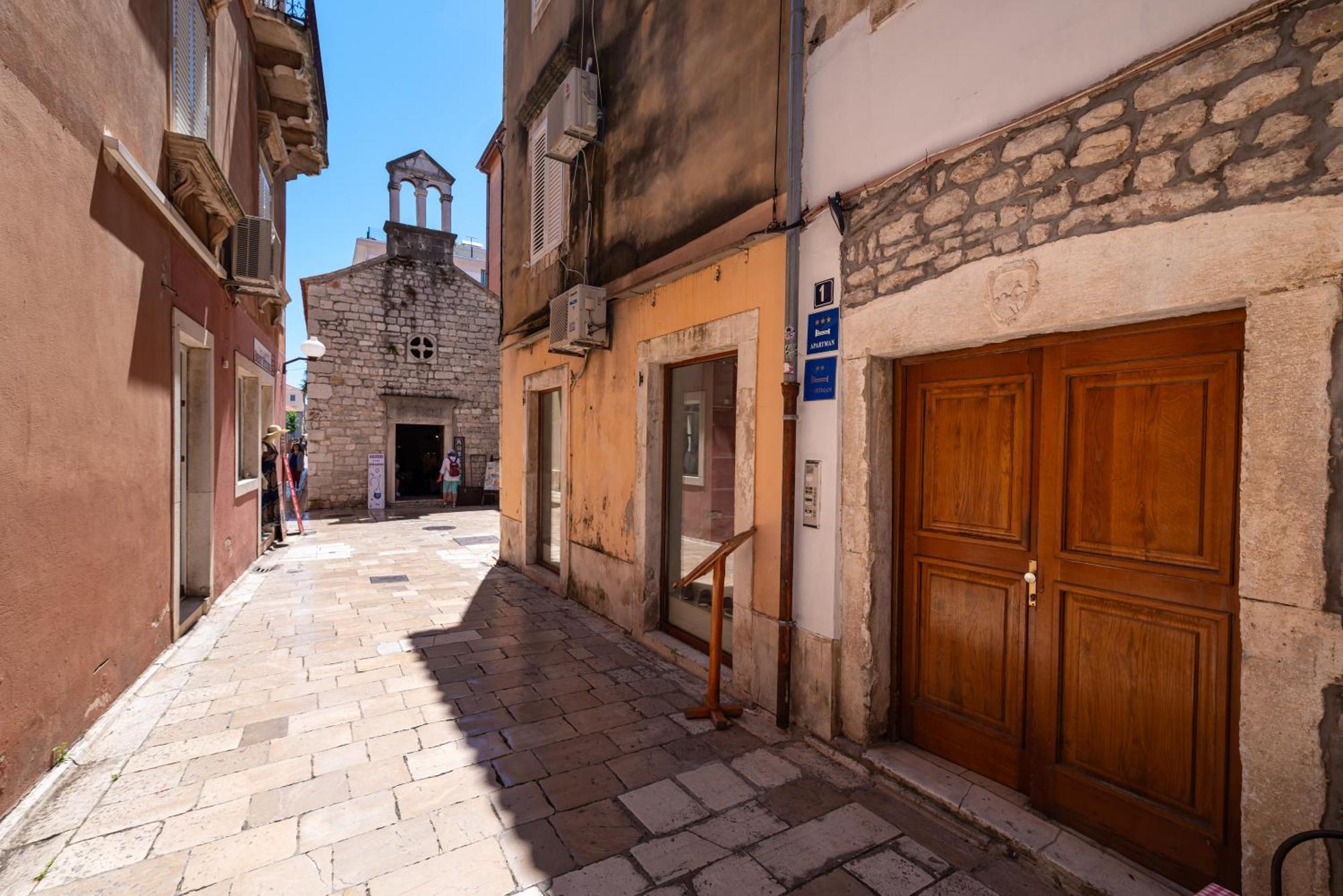 Timeless Antique Old Town With Terrace Apartment Zadar Bagian luar foto